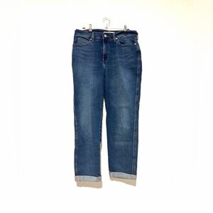 Signature Levi Strauss, Women’s Heritage Boyfriend, midrise, excellent condition